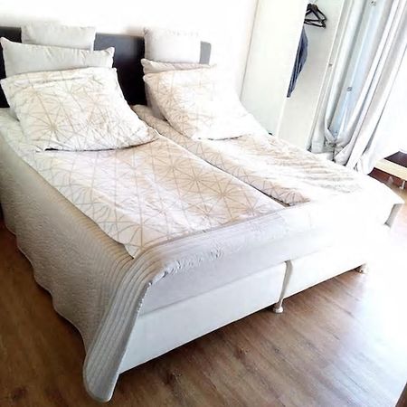 Bames Badurach Metzingen Stuttgart Apartment Бад Урах Екстериор снимка