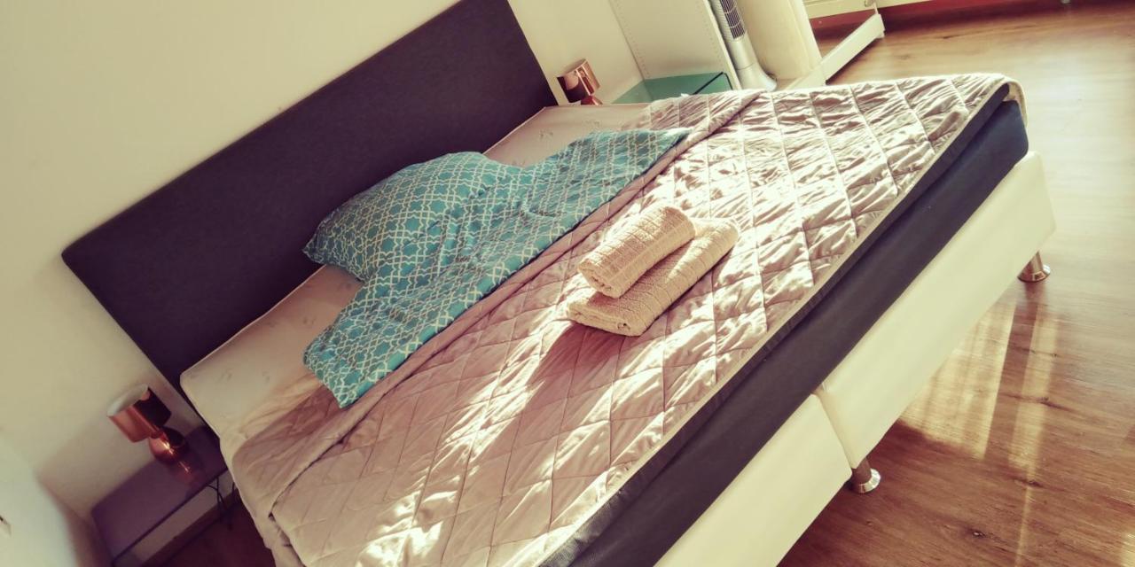 Bames Badurach Metzingen Stuttgart Apartment Бад Урах Екстериор снимка
